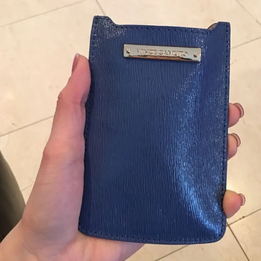 Vince Camuto Phone Holder / Case